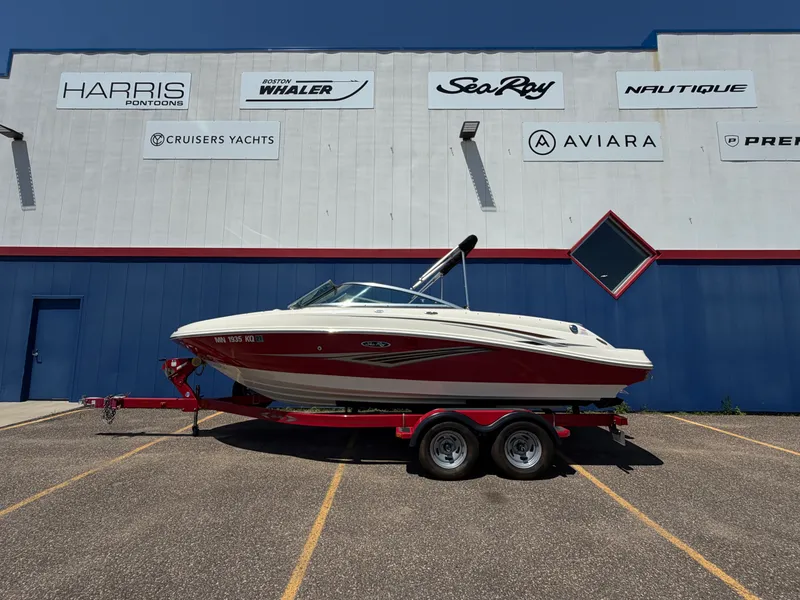 The Image of Sea Ray 210 SELECT 2010 - 0