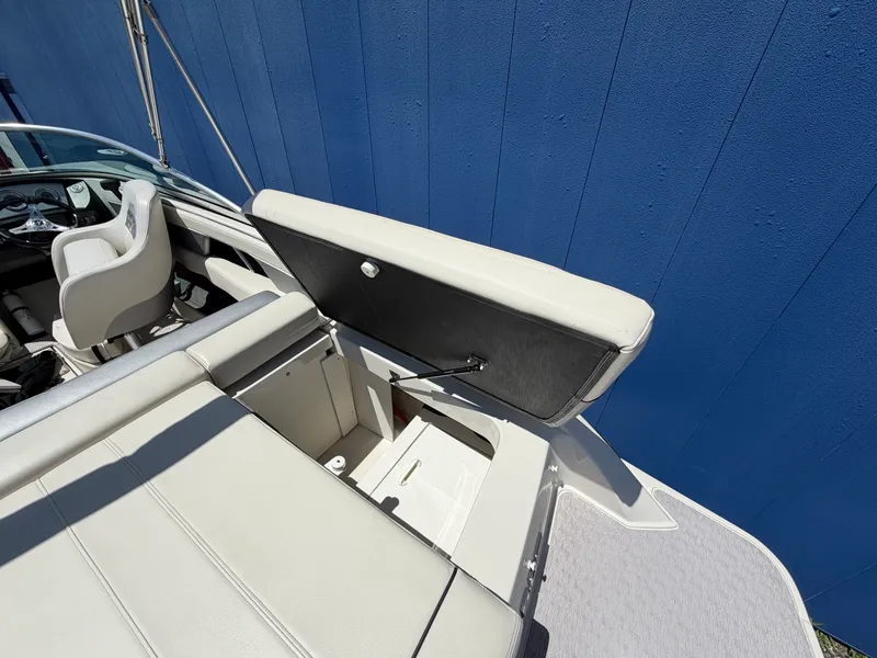Slide: The Image of Sea Ray 210 SELECT 2010 - 7