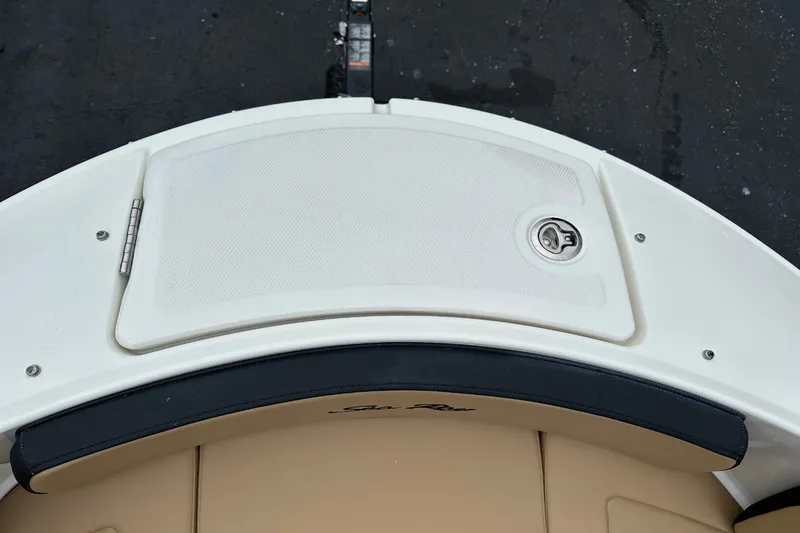 Slide: The Image of Sea Ray SPX 210 Outboard 2027 - 40