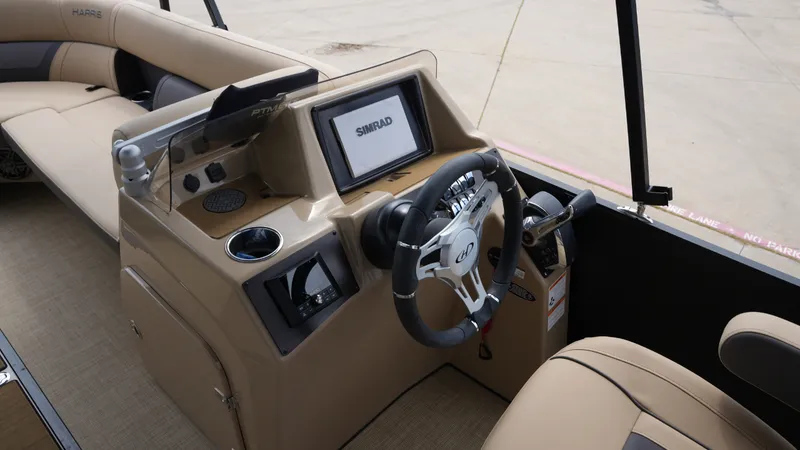 Slide: The Image of Harris Cruiser 230 2023 - 15