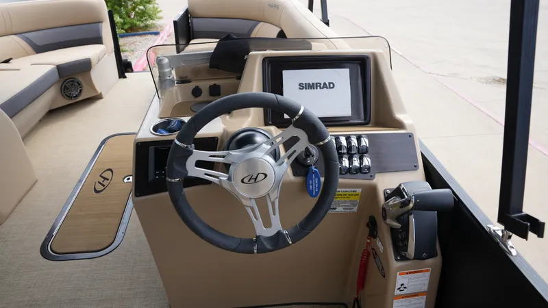 Slide: The Image of Harris Cruiser 230 2023 - 16