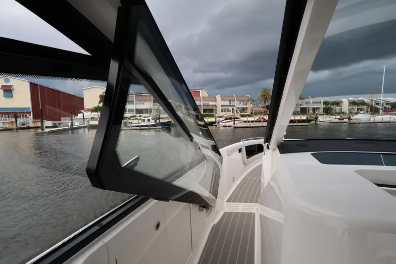 Slide: The Image of Sea Ray Sundancer 370 Outboard 2026 - 64