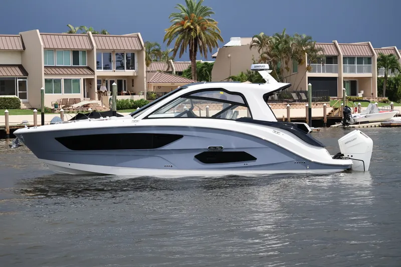 Slide: The Image of Sea Ray Sundancer 370 Outboard 2026 - 4