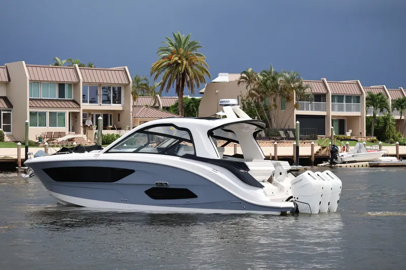 Slide: The Image of Sea Ray Sundancer 370 Outboard 2026 - 6