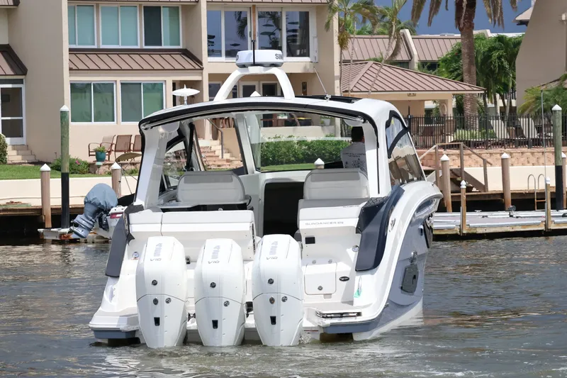 Slide: The Image of Sea Ray Sundancer 370 Outboard 2026 - 13
