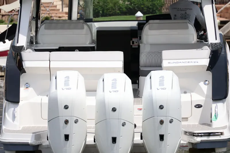 Slide: The Image of Sea Ray Sundancer 370 Outboard 2026 - 12