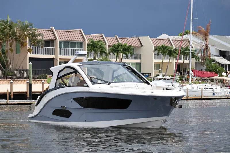 Slide: The Image of Sea Ray Sundancer 370 Outboard 2026 - 24