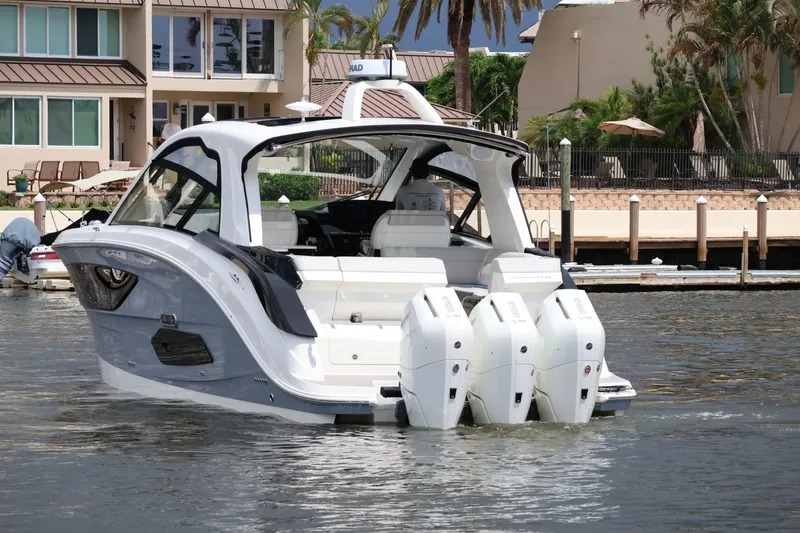 Slide: The Image of Sea Ray Sundancer 370 Outboard 2026 - 9