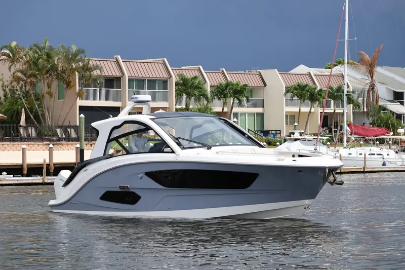 Slide: The Image of Sea Ray Sundancer 370 Outboard 2026 - 23
