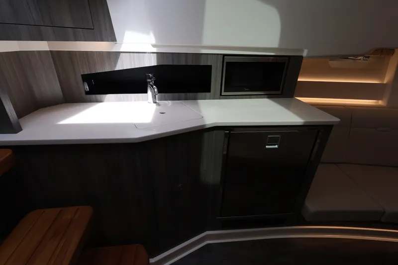 Slide: The Image of Sea Ray Sundancer 370 Outboard 2026 - 48