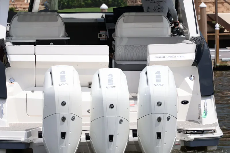 Slide: The Image of Sea Ray Sundancer 370 Outboard 2026 - 11