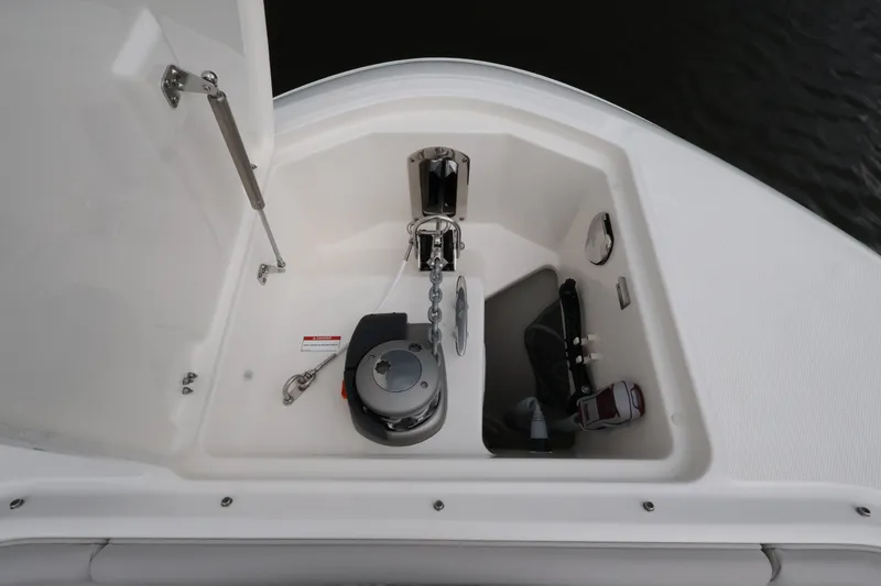 Slide: The Image of Sea Ray Sundancer 370 Outboard 2026 - 62