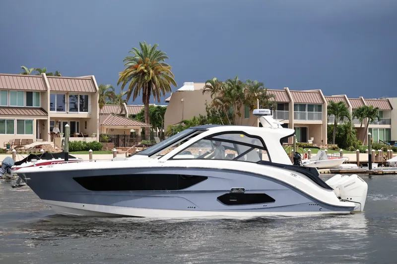 Slide: The Image of Sea Ray Sundancer 370 Outboard 2026 - 3