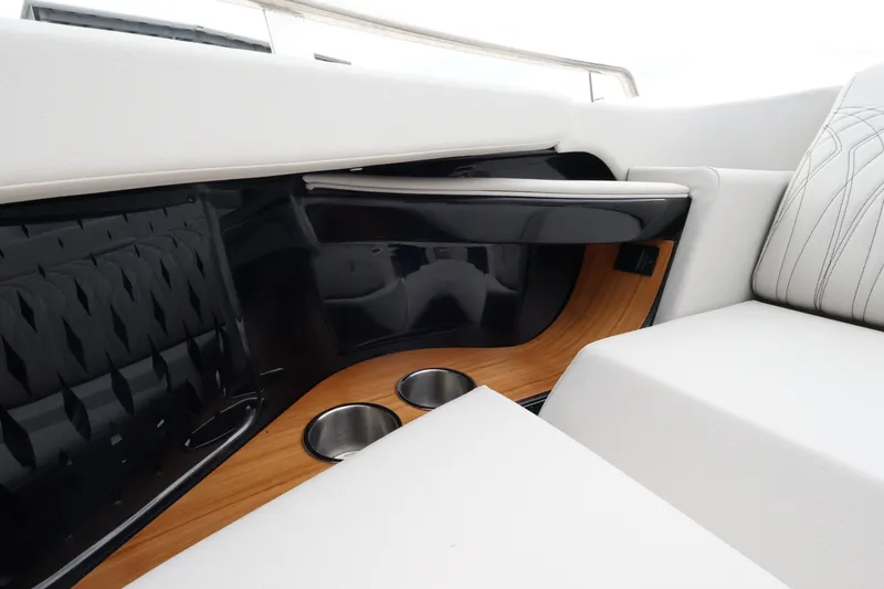 Slide: The Image of Sea Ray Sundancer 370 Outboard 2026 - 60