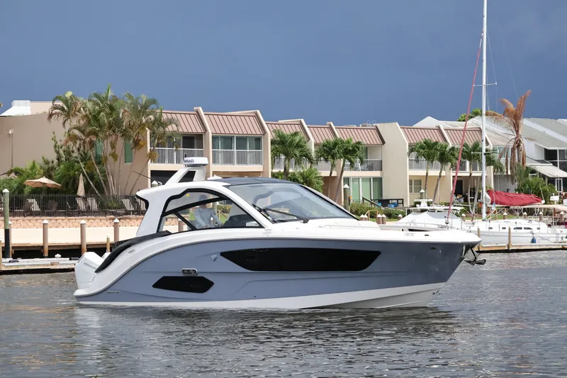 Slide: The Image of Sea Ray Sundancer 370 Outboard 2026 - 22