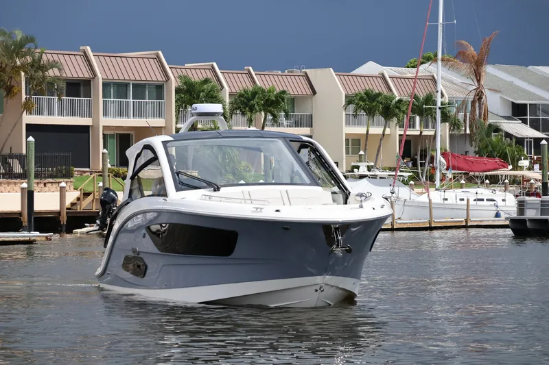 Slide: The Image of Sea Ray Sundancer 370 Outboard 2026 - 26