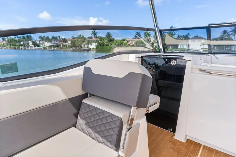 Slide: The Image of Aquila 32 Sport 2023 - 24