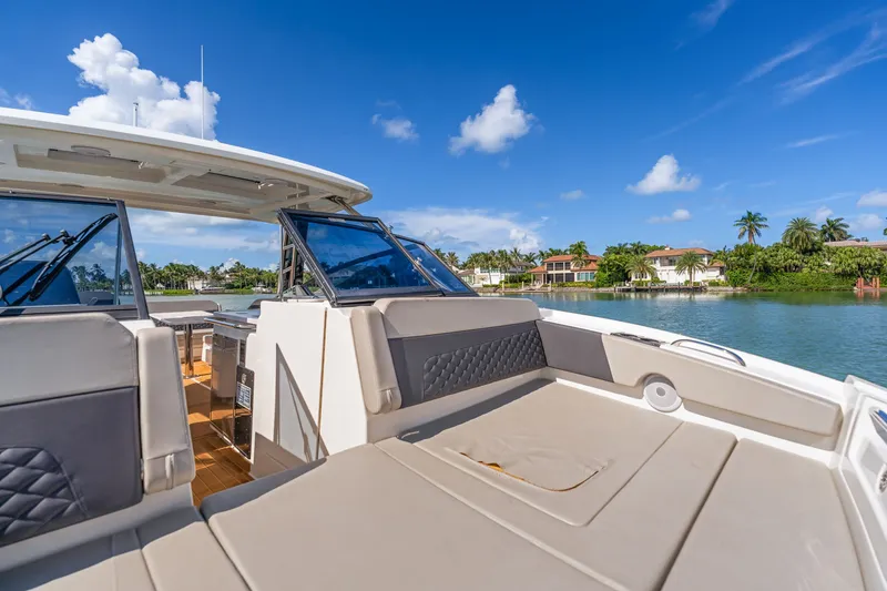 Slide: The Image of Aquila 32 Sport 2023 - 10