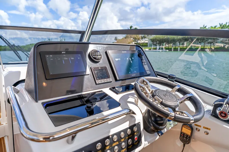 Slide: The Image of Aquila 32 Sport 2023 - 17