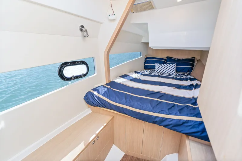 Slide: The Image of Aquila 32 Sport 2023 - 44