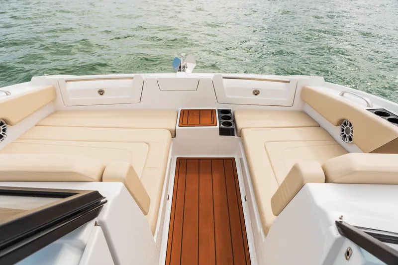 Slide: The Image of Aquila 32 Sport 2023 - 8