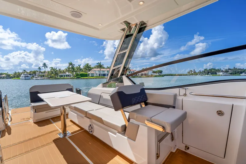Slide: The Image of Aquila 32 Sport 2023 - 32