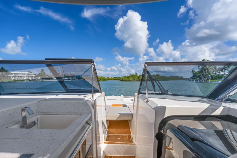 Slide: The Image of Aquila 32 Sport 2023 - 15