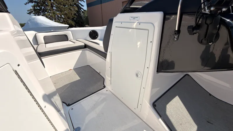 Slide: The Image of Yamaha SX195 2024 - 37