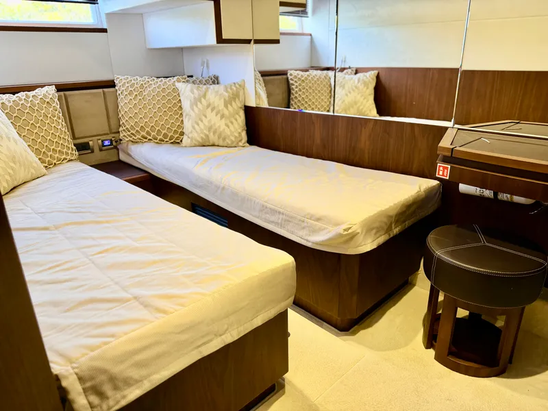 Slide: The Image of Galeon 640 FLY BRIDGE 2019 - 25