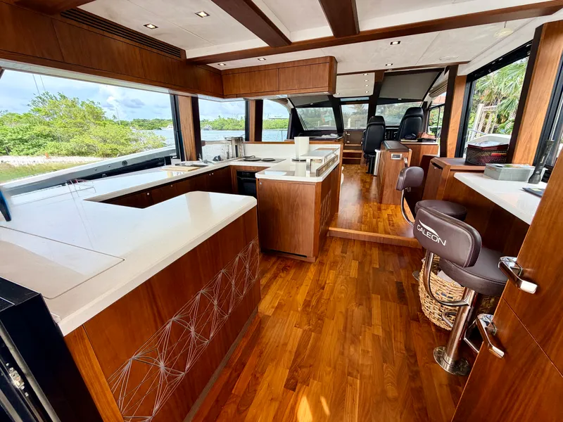 Slide: The Image of Galeon 640 FLY BRIDGE 2019 - 13