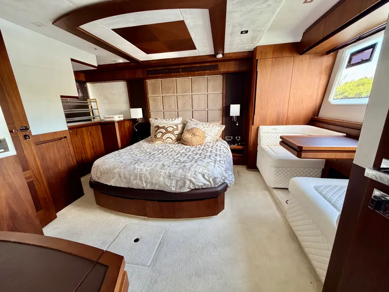 Slide: The Image of Galeon 640 FLY BRIDGE 2019 - 21