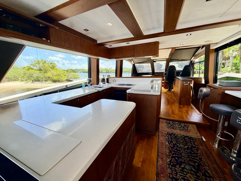 Slide: The Image of Galeon 640 FLY BRIDGE 2019 - 9