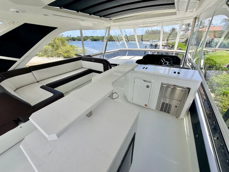 Slide: The Image of Galeon 640 FLY BRIDGE 2019 - 34