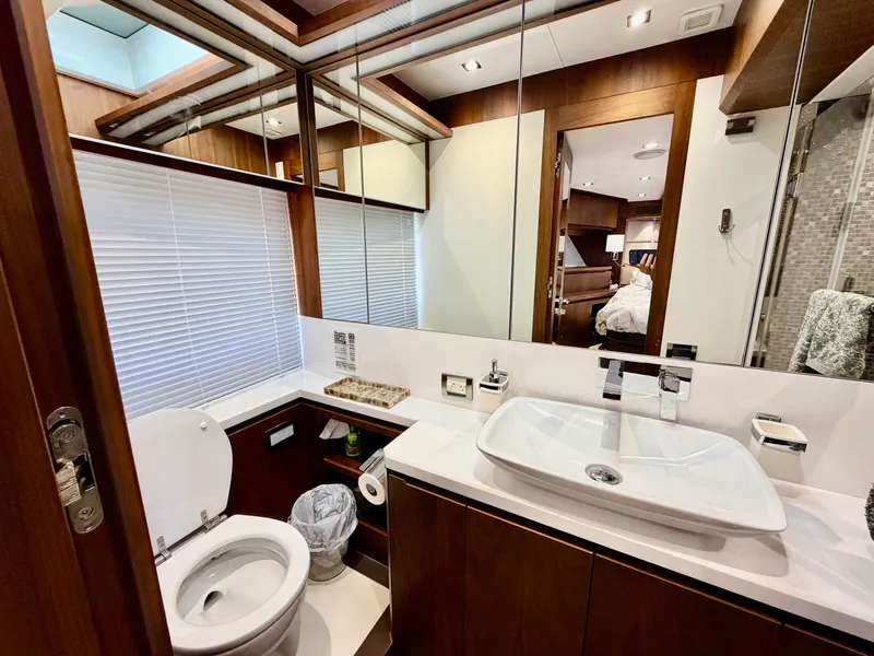 Slide: The Image of Galeon 640 FLY BRIDGE 2019 - 32