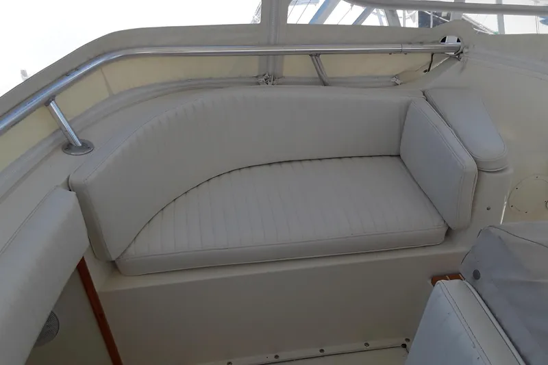 Slide: The Image of 1987 Blackfin 36 Convertible boat interior seating area. - 18