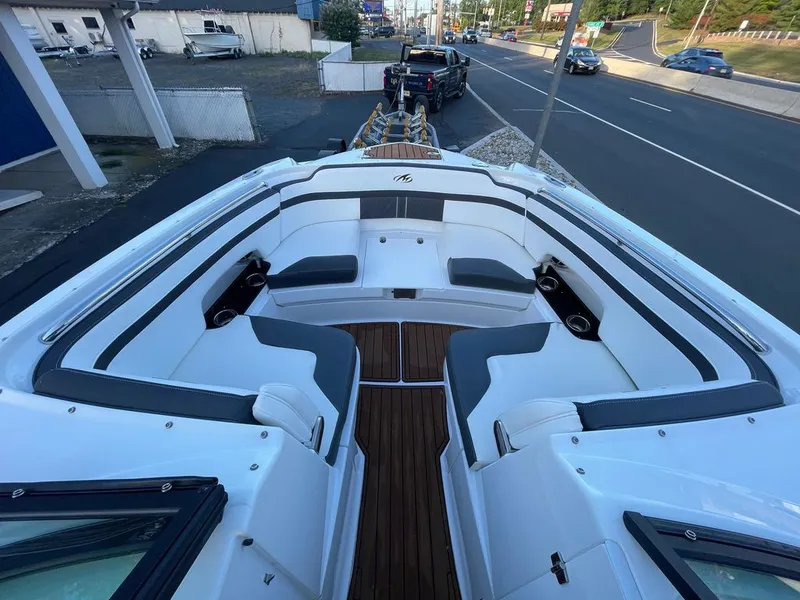 Slide: The Image of Monterey M6 2018 - 17