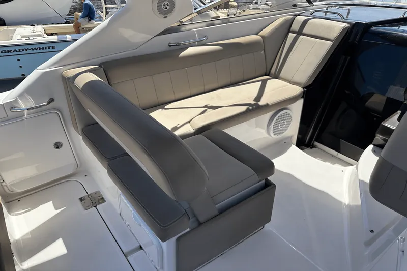 Slide: The Image of Regal 30 EXPRESS 2015 - 14