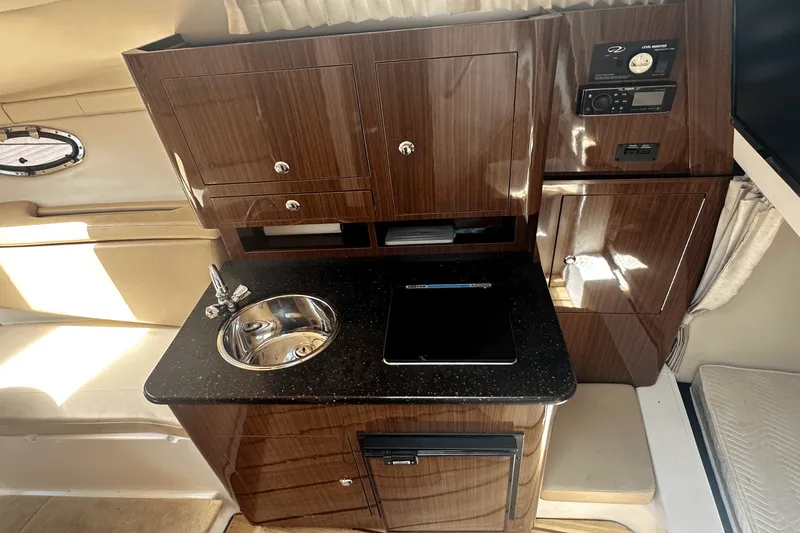 Slide: The Image of Regal 30 EXPRESS 2015 - 32