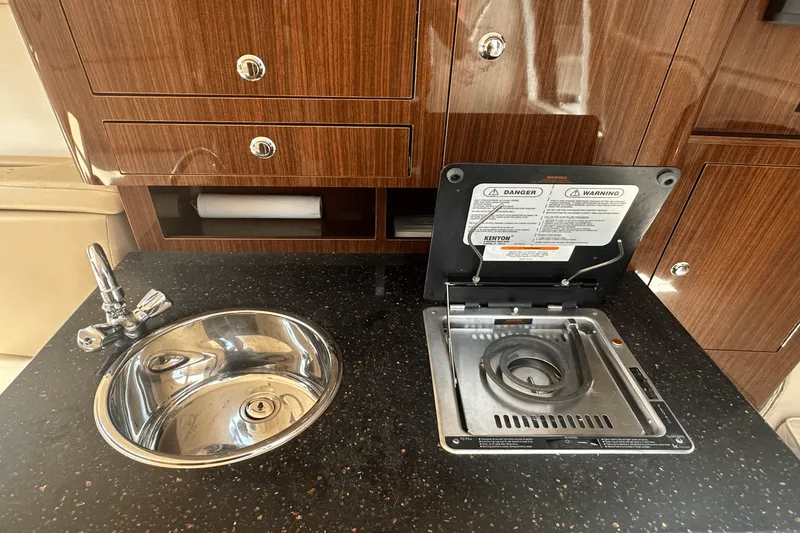 Slide: The Image of Regal 30 EXPRESS 2015 - 37