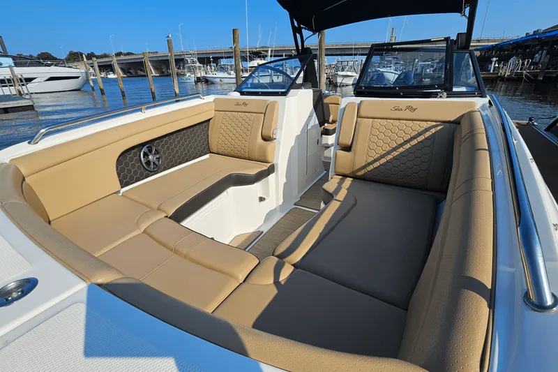 Slide: The Image of Sea Ray 290SD OB 2019 - 2