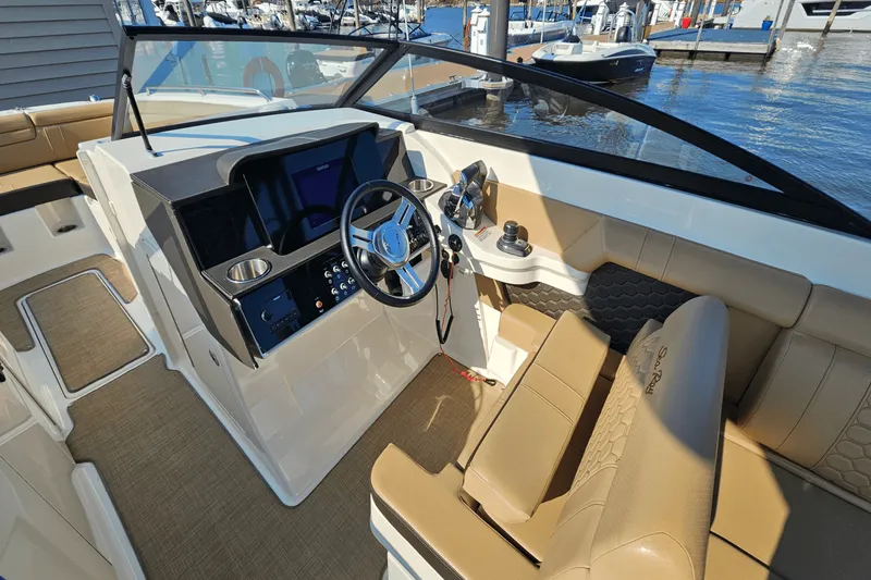 Slide: The Image of Sea Ray 290SD OB 2019 - 6