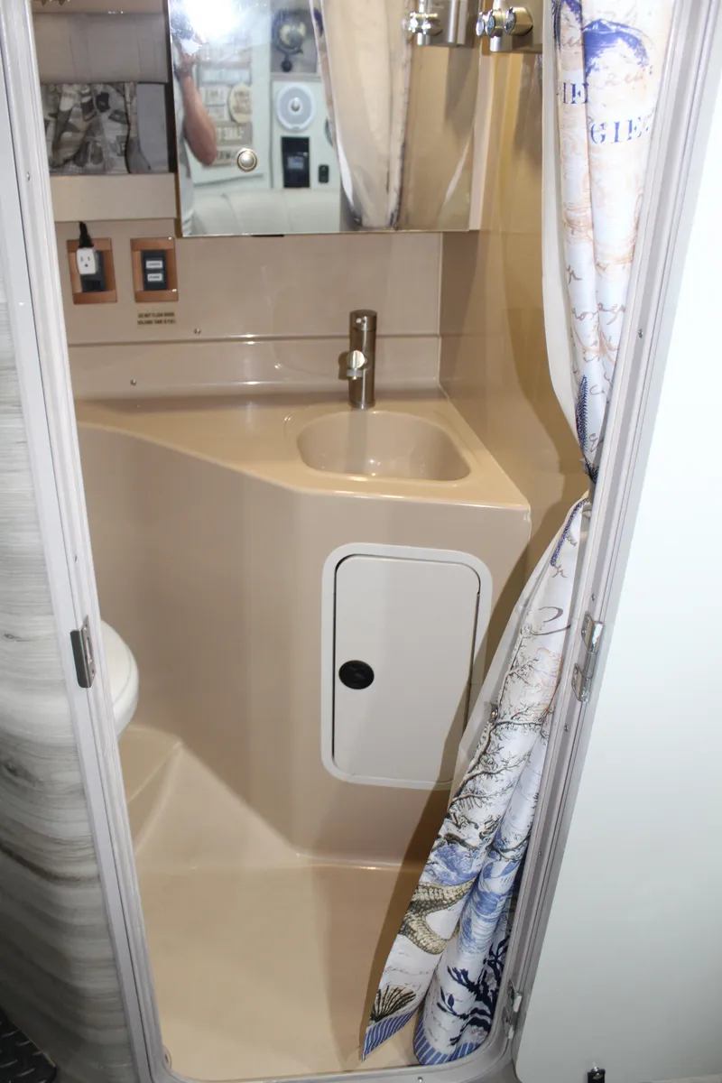 Slide: The Image of Cruisers 3075 Rogue 1999 - 28