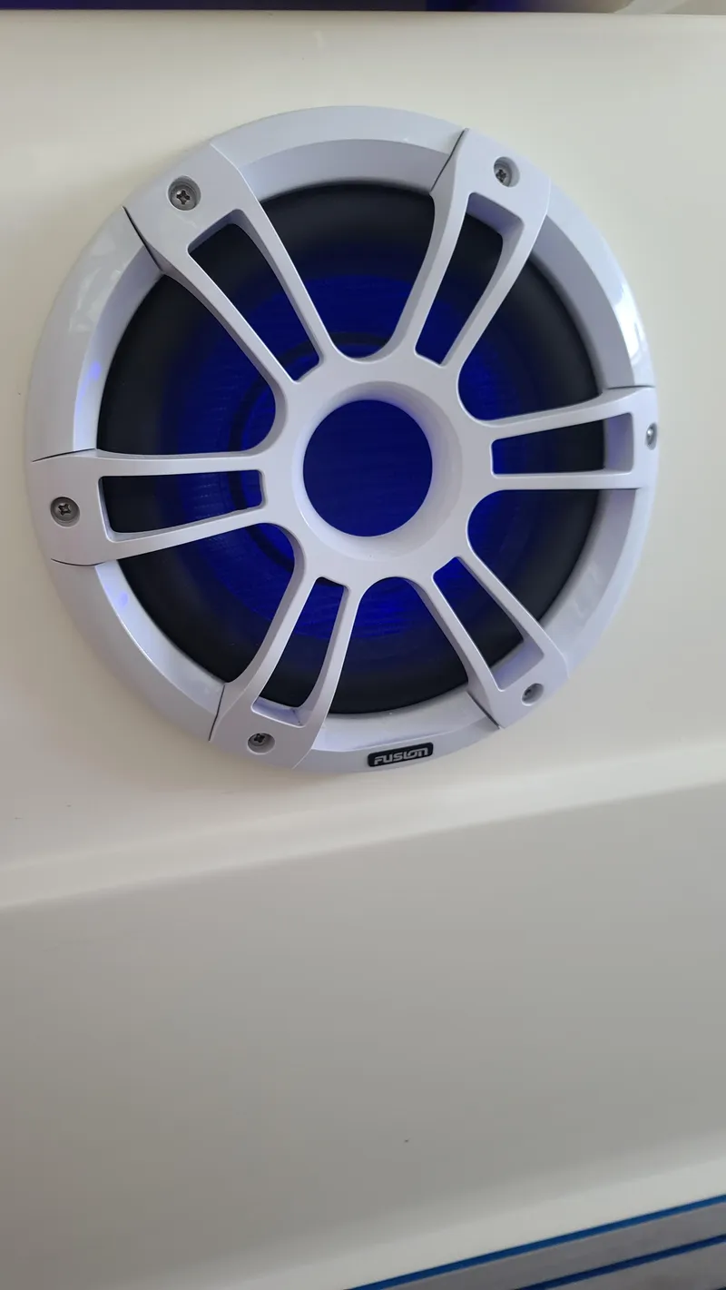 Slide: The Image of Cruisers 3075 Rogue 1999 - 45