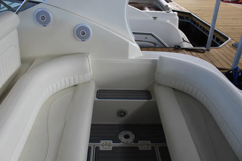 Slide: The Image of Cruisers Yachts 3075 Rogue 1999 - 20