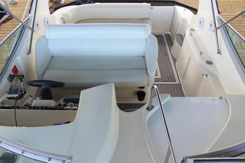 Slide: The Image of Cruisers Yachts 3075 Rogue 1999 - 22