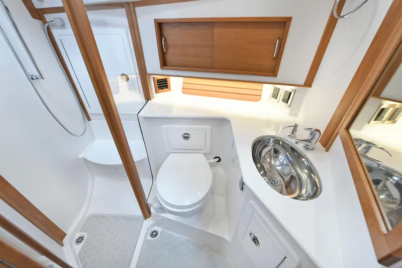 Slide: The Image of Sabre 48 Salon Express 2021 - 108