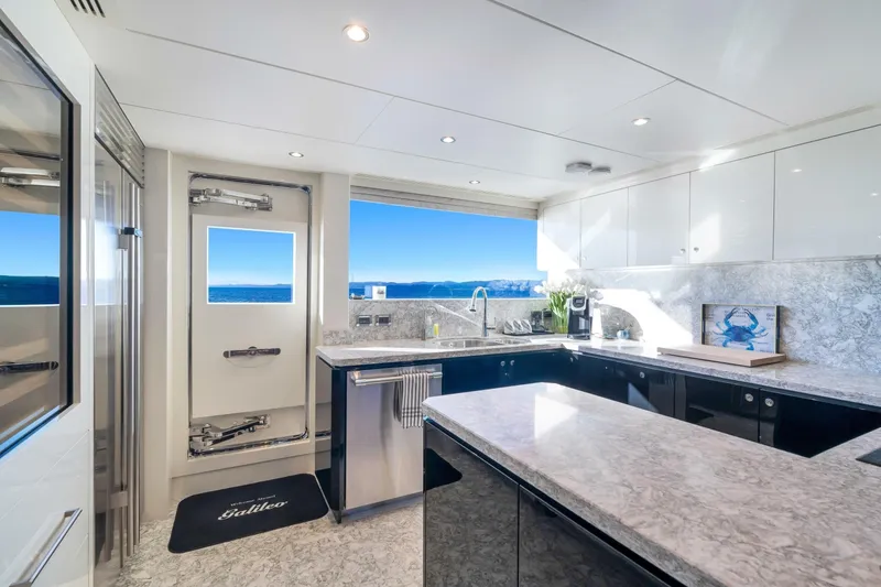 Slide: The Image of Ocean Alexander 32L Motor Yacht 2021 - 5