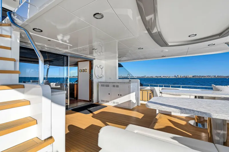 Slide: The Image of Ocean Alexander 32L Motor Yacht 2021 - 27