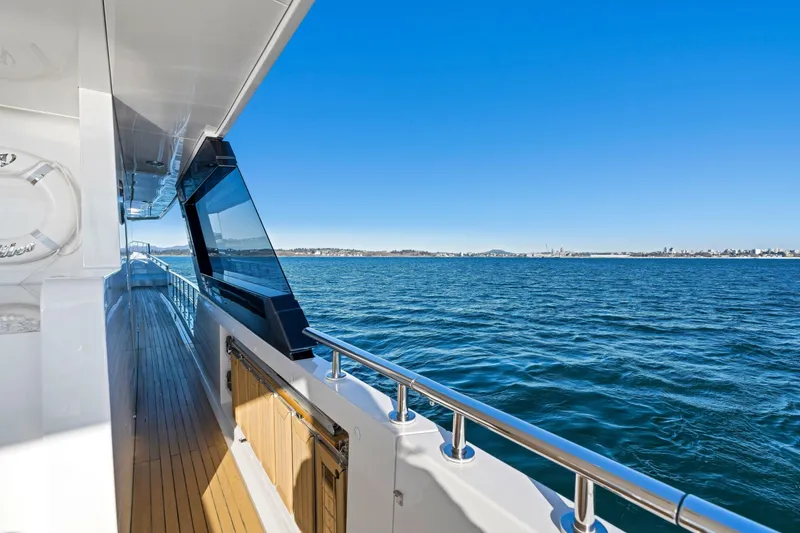 Slide: The Image of Ocean Alexander 32L Motor Yacht 2021 - 28
