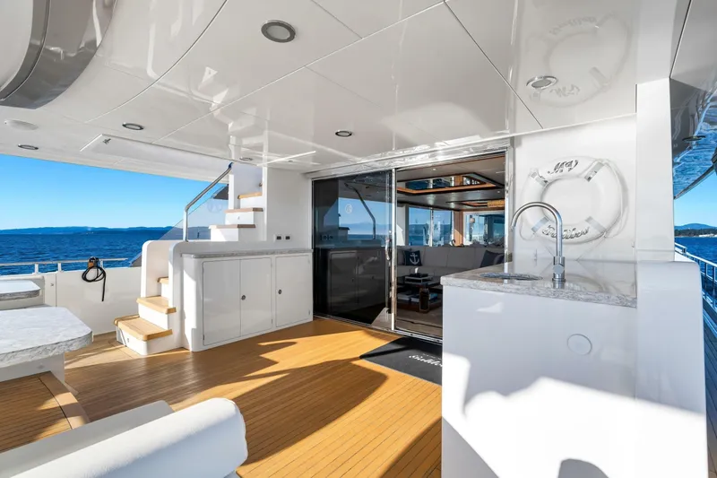 Slide: The Image of Ocean Alexander 32L Motor Yacht 2021 - 26